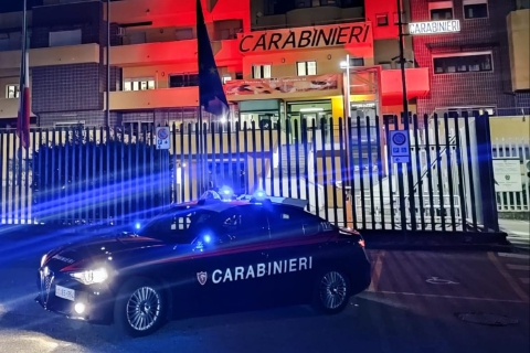 Minaccia compagno di scuola col martelletto