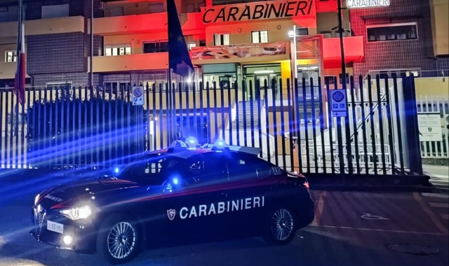 Minaccia compagno di scuola col martelletto