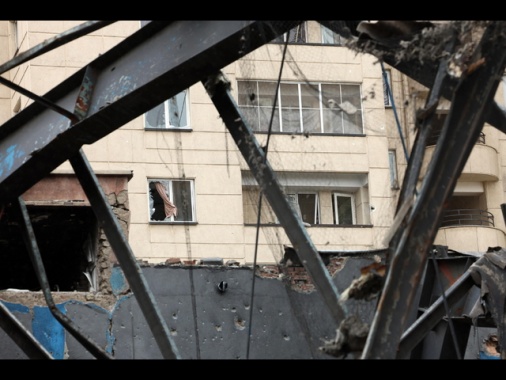 Tv Al Araby riferisce che sua sede a Teheran è stata colpita in un raid