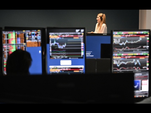 Borsa: Milano si consolidata a +0,2%, ancora in rialzo Nexi