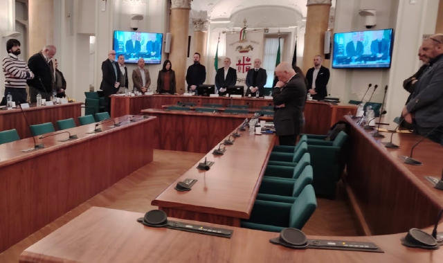 Omaggio a Bossi, silenzio e libro