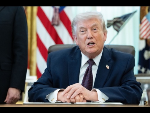 Trump, 'sto considerando seriamente il ritiro dalla Nato'