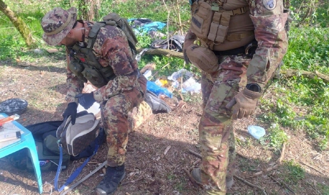 Nel Parco Pineta con droga e katana: due arresti