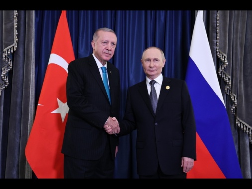 Putin e Erdogan chiedono un 'immediato cessate il fuoco' nel Golfo