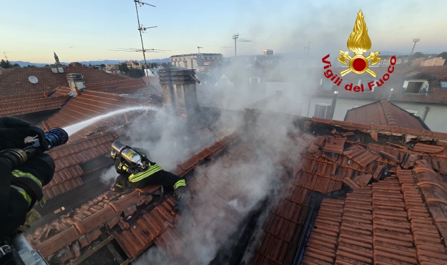 Palazzo evacuato, il Comune offre alloggi in albergo