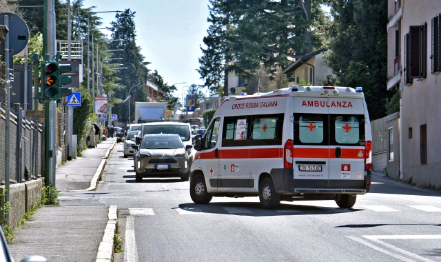 Varese: aggredisce i passanti a colpi di pentola