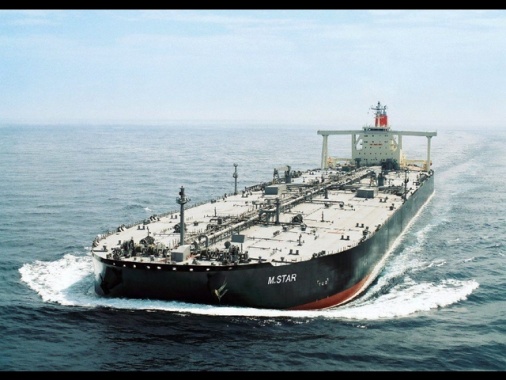 Seconda nave giapponese attraversa lo Stretto di Hormuz