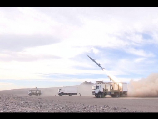 Pasdaran, 'distrutto un aereo Usa che cercava il pilota abbattuto'