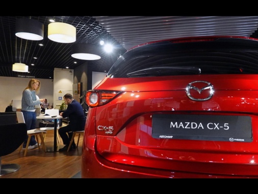 Mazda ferma la produzione di auto per il Medio Oriente