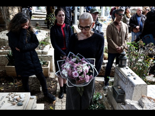 Centinaia ai funerali ad Haifa delle persone uccise in un raid iraniano
