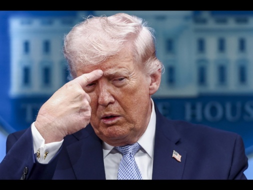 Casa Bianca, 'Trump ancora pensa al ritiro dalla Nato, ne parlerà con Rutte'