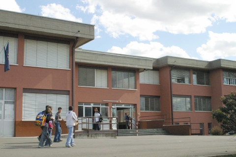 Furti alla media di Solbiate Arno. «Ora basta»