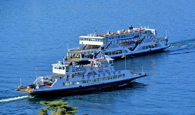 Traghetti sul lago Maggiore