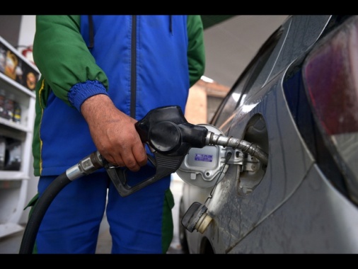 Codacons, con caro carburanti a compagnie +88 milioni a settimana, a Stato 61