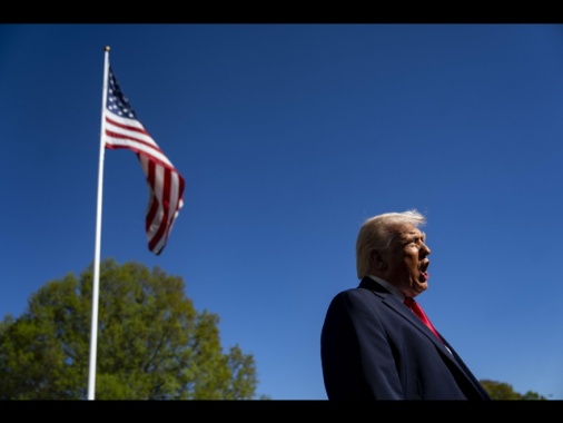 Trump, altri Paesi coinvolti nel blocco navale dello stretto di Hormuz