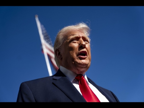 Trump, 'Gb e un paio di altri Paesi invieranno dragamine a Hormuz'