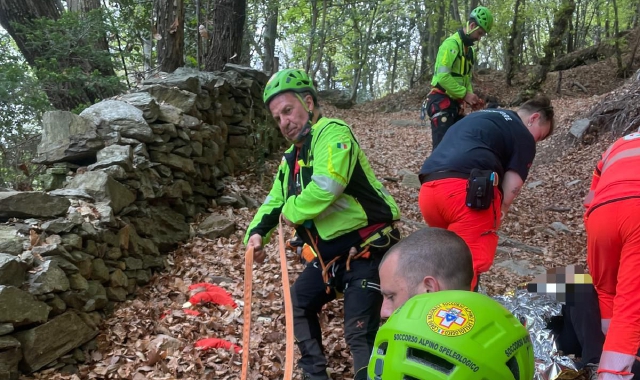 Cade nei boschi di Cuasso: soccorsa 47enne