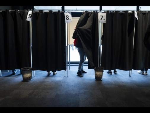 Proiezioni Ungheria, il leader dell'opposizione Magyar avanti su Orban