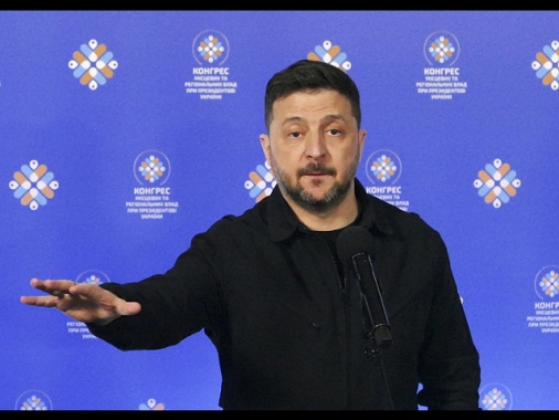 Zelensky, 'da Magyar una schiacciante vittoria, pronti a collaborare'