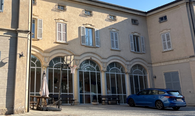 «Restate a lavorare qui: vi diamo 900 mila euro»