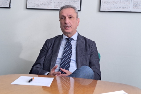 Egiziano fuori controllo a Cassano: «No alla giustizia fai da te»