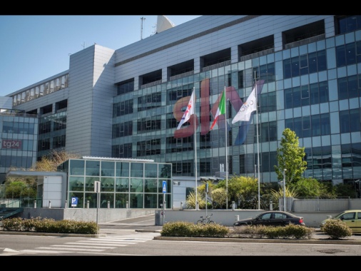 Morì bloccato a terra, assolti due vigilantes a Milano