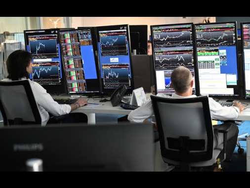 Lo spread tra Btp e Bund apre poco mosso a 75,6 punti