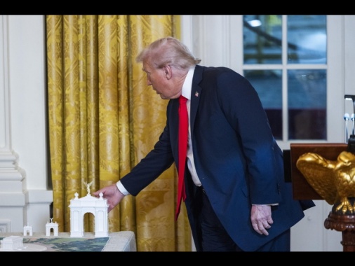 Casa Bianca, domani sarà presentato il progetto per l'arco di Trump, 76 metri