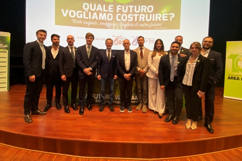 «Specie umana verso l’estinzione»: l’allarme di Cottarelli