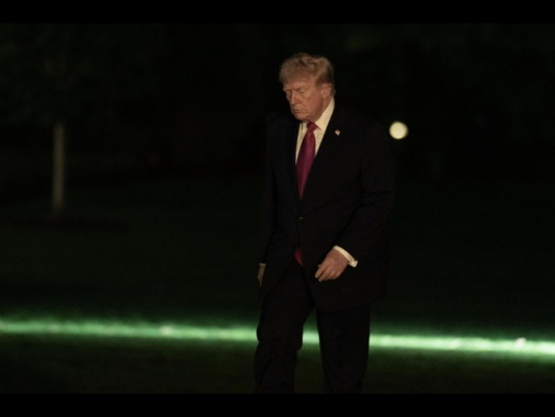 Trump: senza un accordo di pace il blocco dei porti iraniani resta