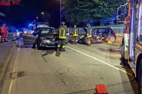 Varese: scontro in via Rodari, tre feriti