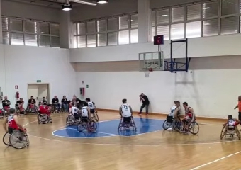 Varese vince la sfida playoff con Sassari e ricorda Fiorentini