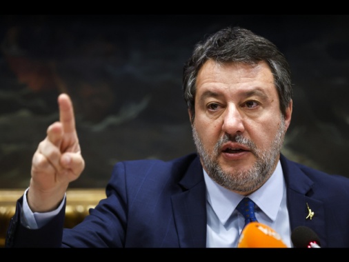 Salvini, permesso soggiorno a punti, se fai errori torni a casa