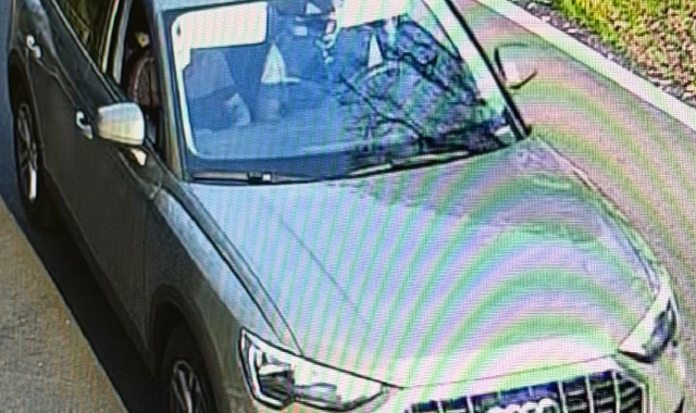 L’auto dei due malviventi che hanno agito a Barasso