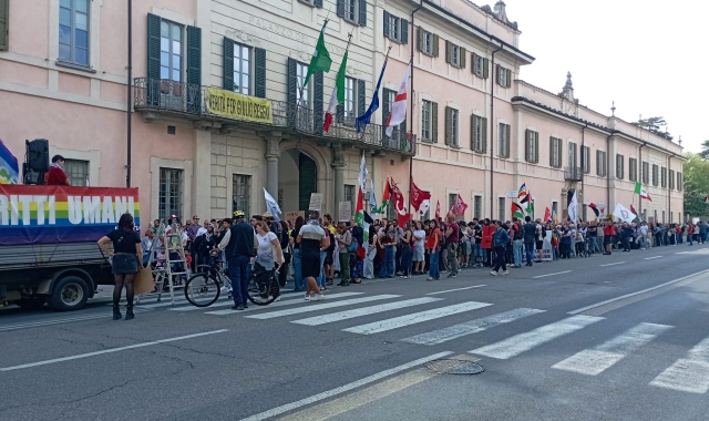 Varese: mille in corteo per la pace