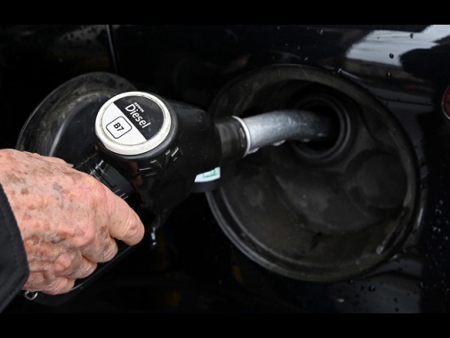 Codacons, in 11 giorni prezzo medio gasolio scende solo del -3,7%, benzina -1,9%