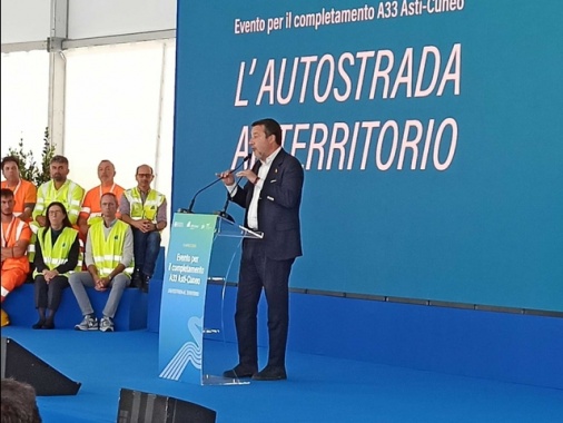 Salvini, 'non chiudo l'Italia perché Bruxelles è comandata da cretini'