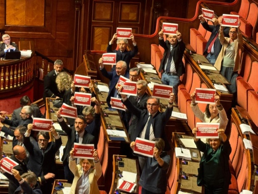 Dl sicurezza: sfuma emendamento in commissione, rischio muro opposizioni