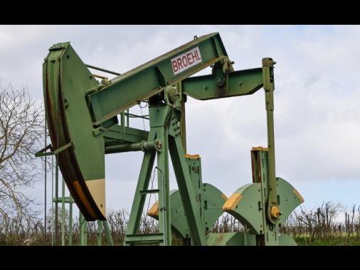 Il petrolio è in ribasso, Wti torna sotto quota 90 dollari, a 88,41 dollari