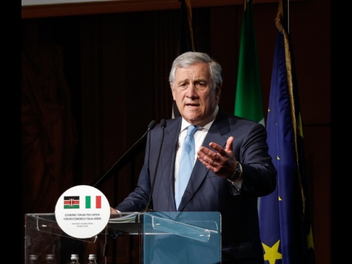 Tajani, ad Araghchi ribadita necessità di dialogo a Islamabad e di aprire Hormuz