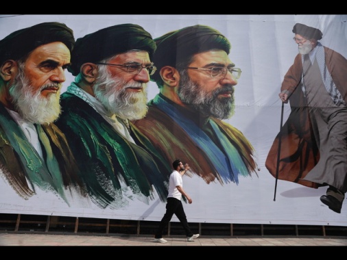 Teheran, 'da Trump notizie false, nessuna giovane era stata condannata a morte'