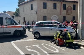 Scontro fra due auto: soccorso bambino di 9 anni