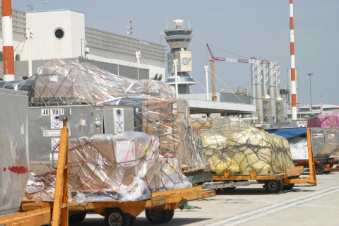 Malpensa, operaio travolto da trattorino. Gamba amputata