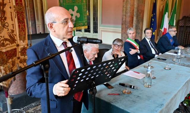 Il prefetto Salvatore Pasquariello alla cerimonia del 25 aprile a Varese  (foto Angelo Puricelli)