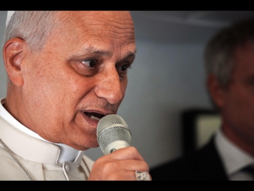 Il Papa, 'stare con la gente è antidoto a populismi e elitismi'