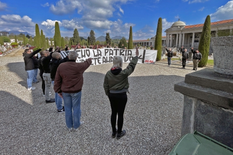 Dodici Raggi: “presente” e saluti romani al 25 aprile