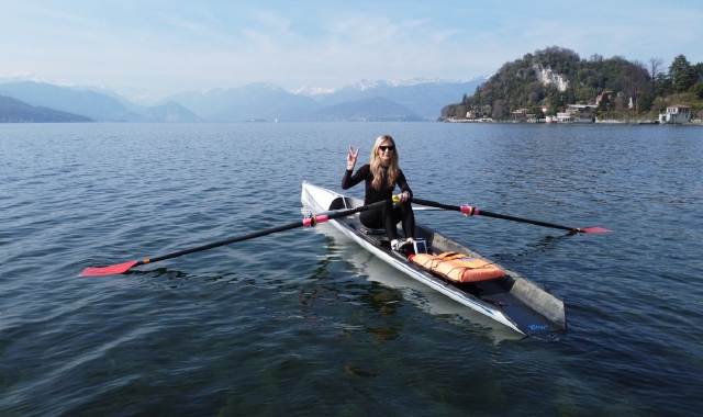 L’atleta, 36 anni, dallo scorso dicembre nel tempo libero si sta già allenando sul Verbano con una speciale imbarcazione, una coastal rowing.