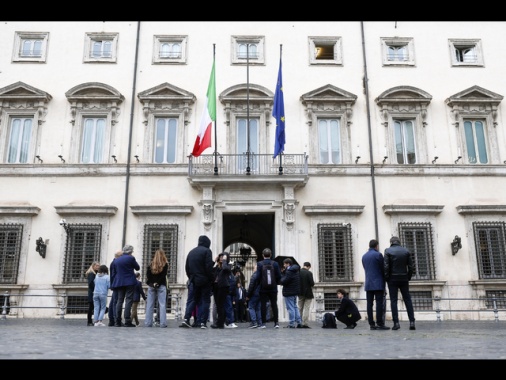 Settimana cruciale in Cdm, piano casa, lavoro, accise, Consob e Antitrust