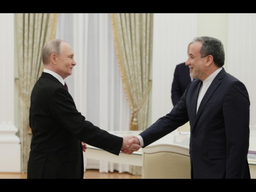 Il ministro degli Esteri iraniano a San Pietroburgo per colloqui con Putin