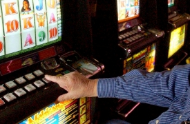 Rescaldina, sale slot “fuori orario”: sanzioni per 4.300 euro